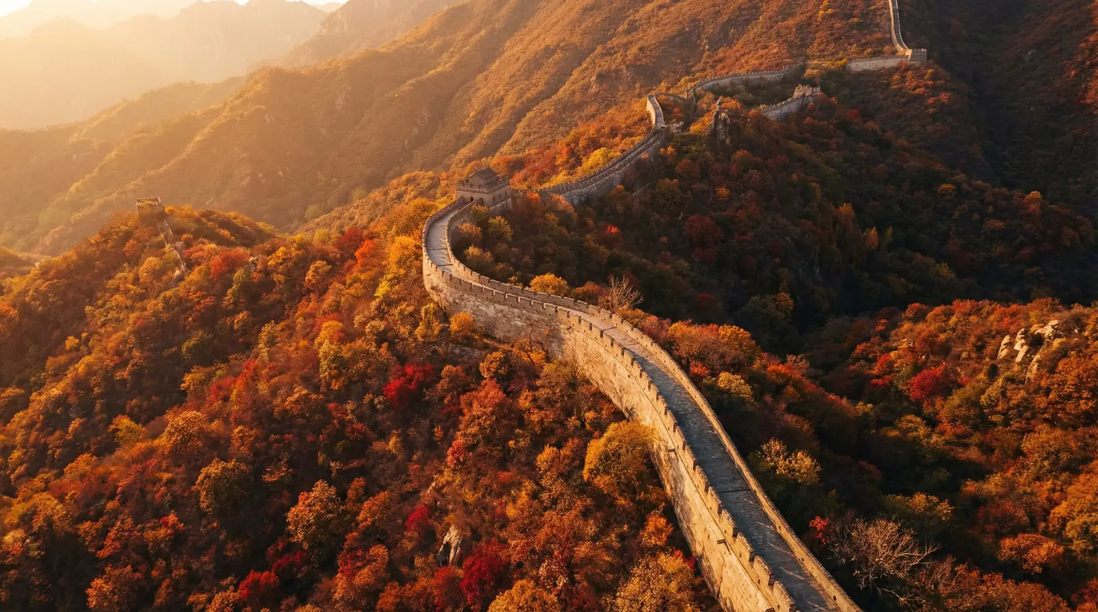911八卦 秋日长城航拍全景